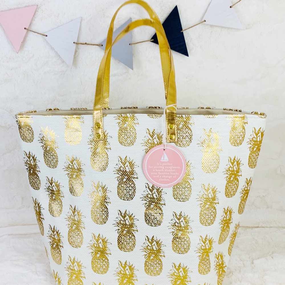 🎉 HOST PICK 🎉 Ivory & Gold Pineapple Beach Tote - Picture 4 of 7